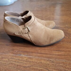 AMERICAN EAGLE sz 11 FAUX SUEDE buckle zipper ANKLE BOOTS block heel tan women
